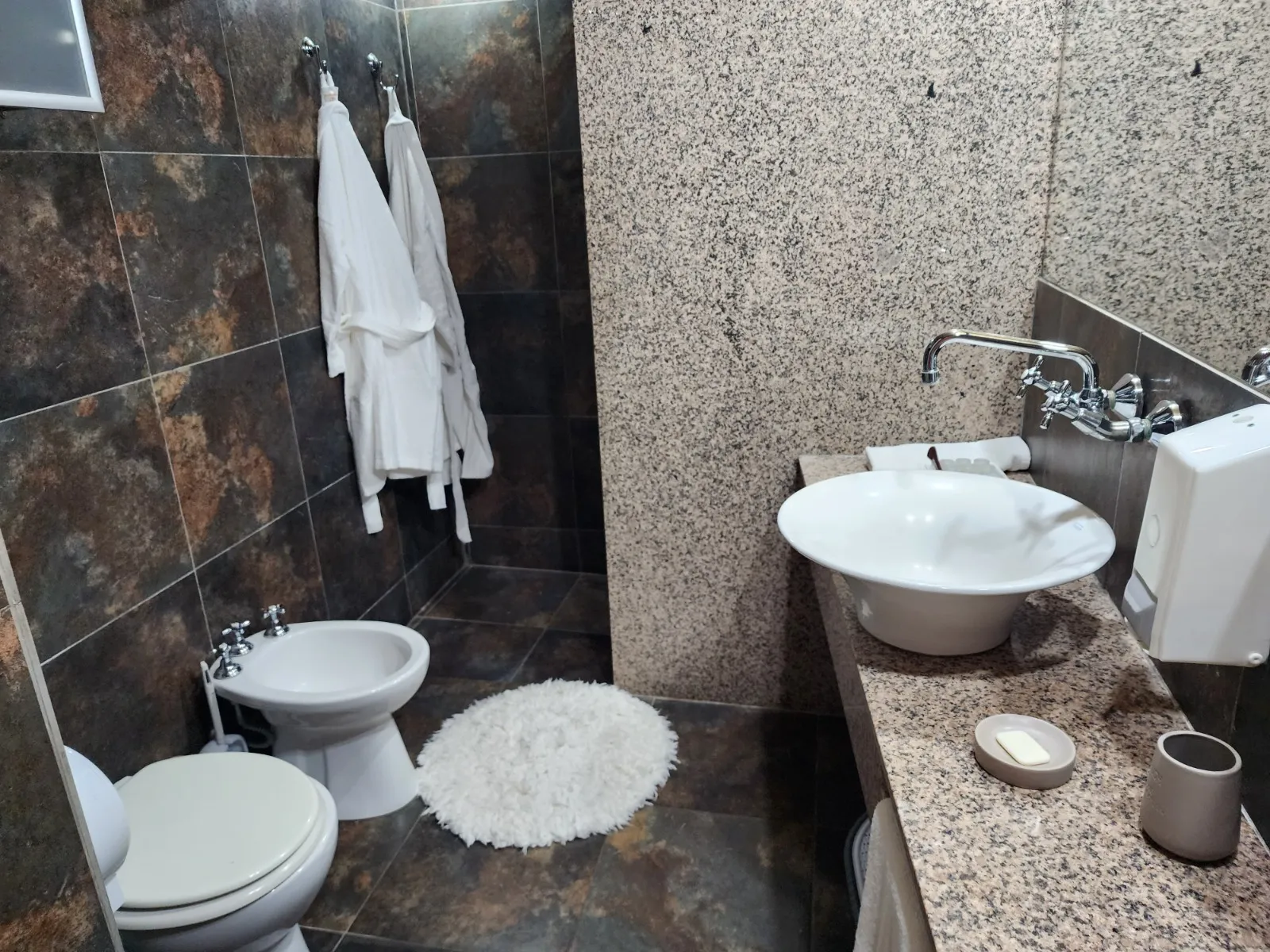 Baño del loft en Apart Club San Pedro