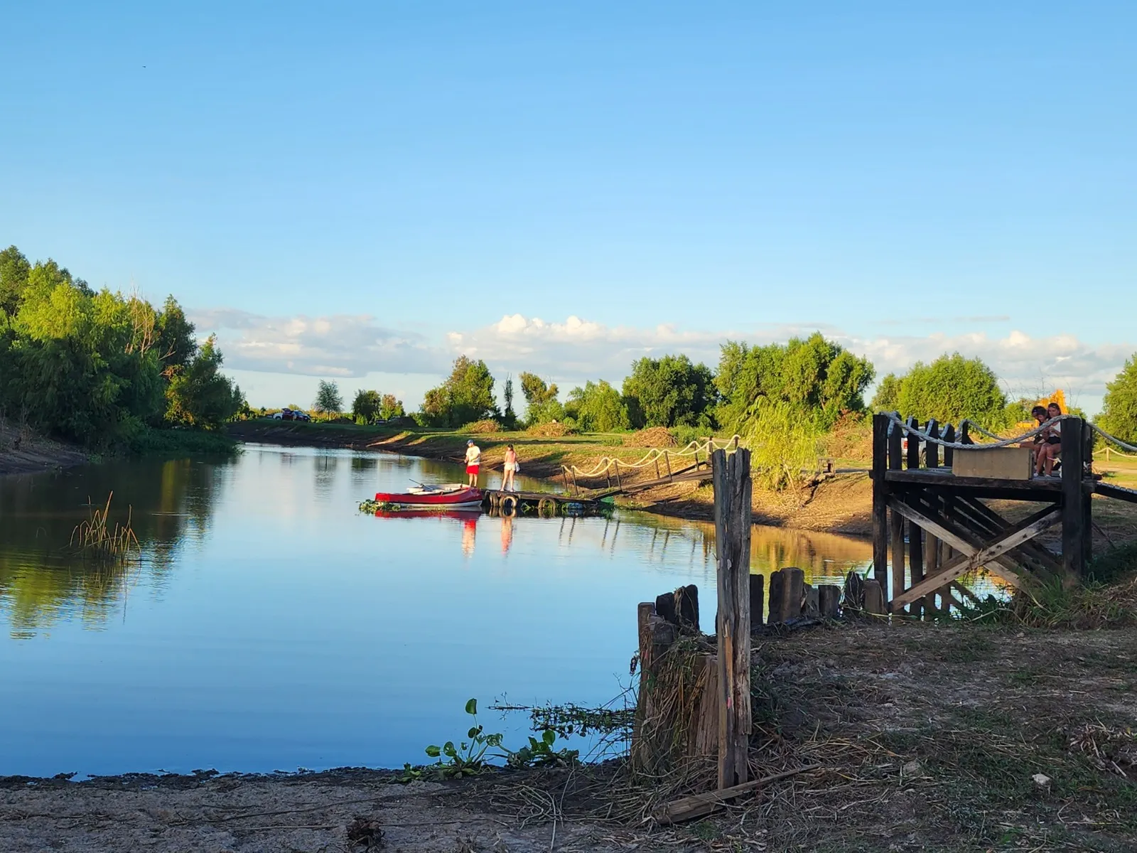 Playa privada a orillas del río Paraná en Apart Club San Pedro
